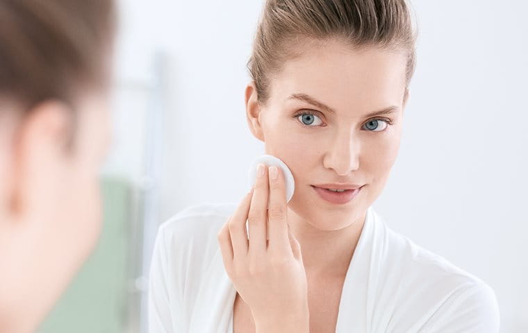 What is the best simple skin care routine for acne? | Eucerin